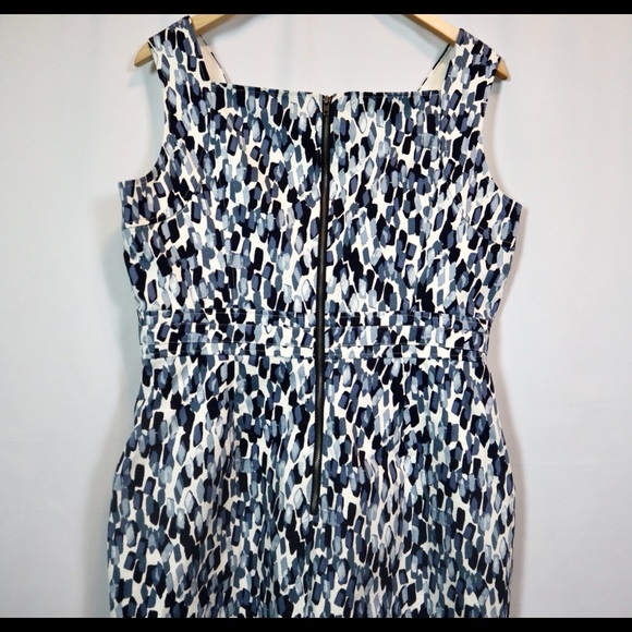 Adrianna Papell sleeveless dress. - Picture 3 of 4